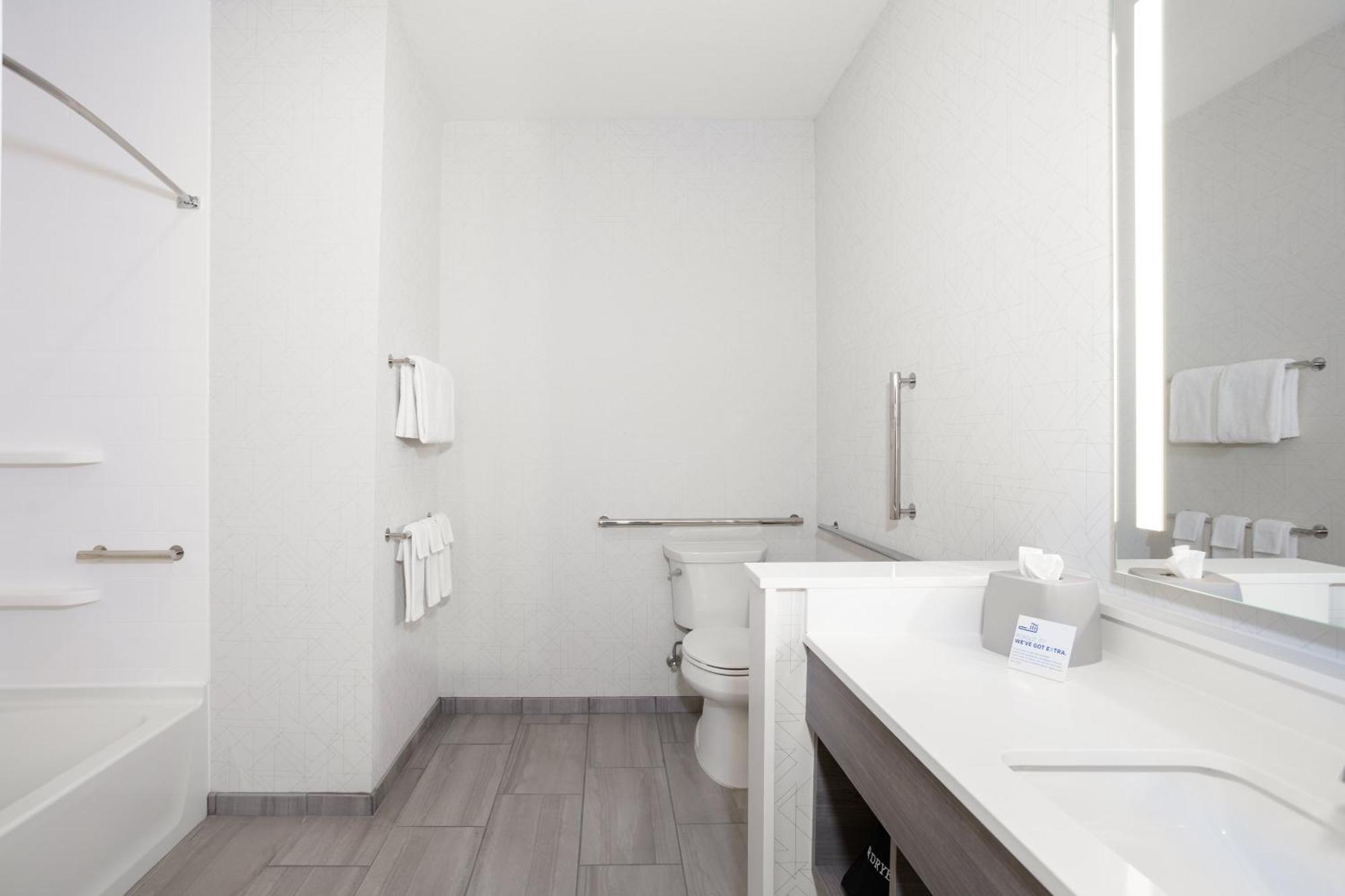 Holiday Inn Express & Suites Brookhaven By Ihg Eksteriør billede