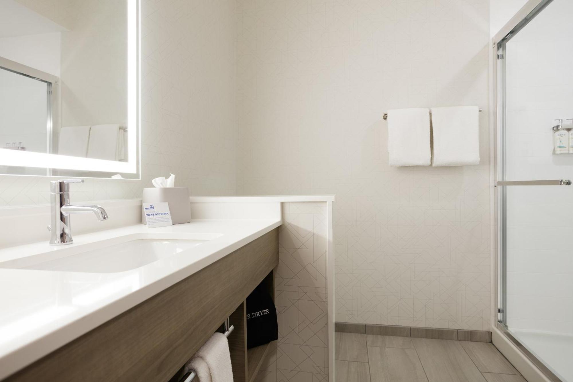 Holiday Inn Express & Suites Brookhaven By Ihg Eksteriør billede